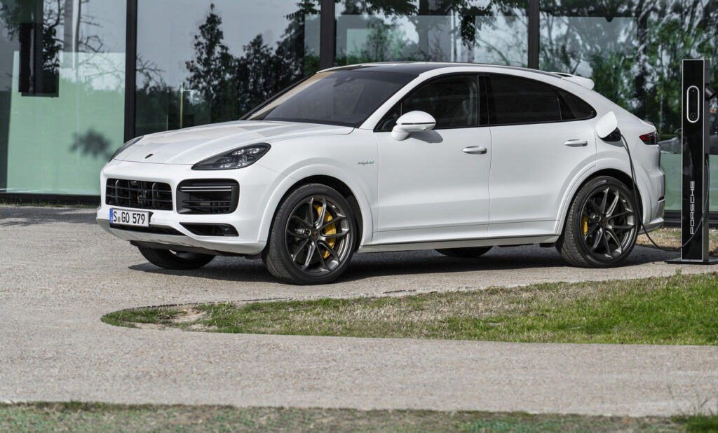 2021 Porsche Cayenne Turbo S E-Hybrid Coupe