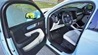2021 Volvo XC40 T5 AWD Momentum